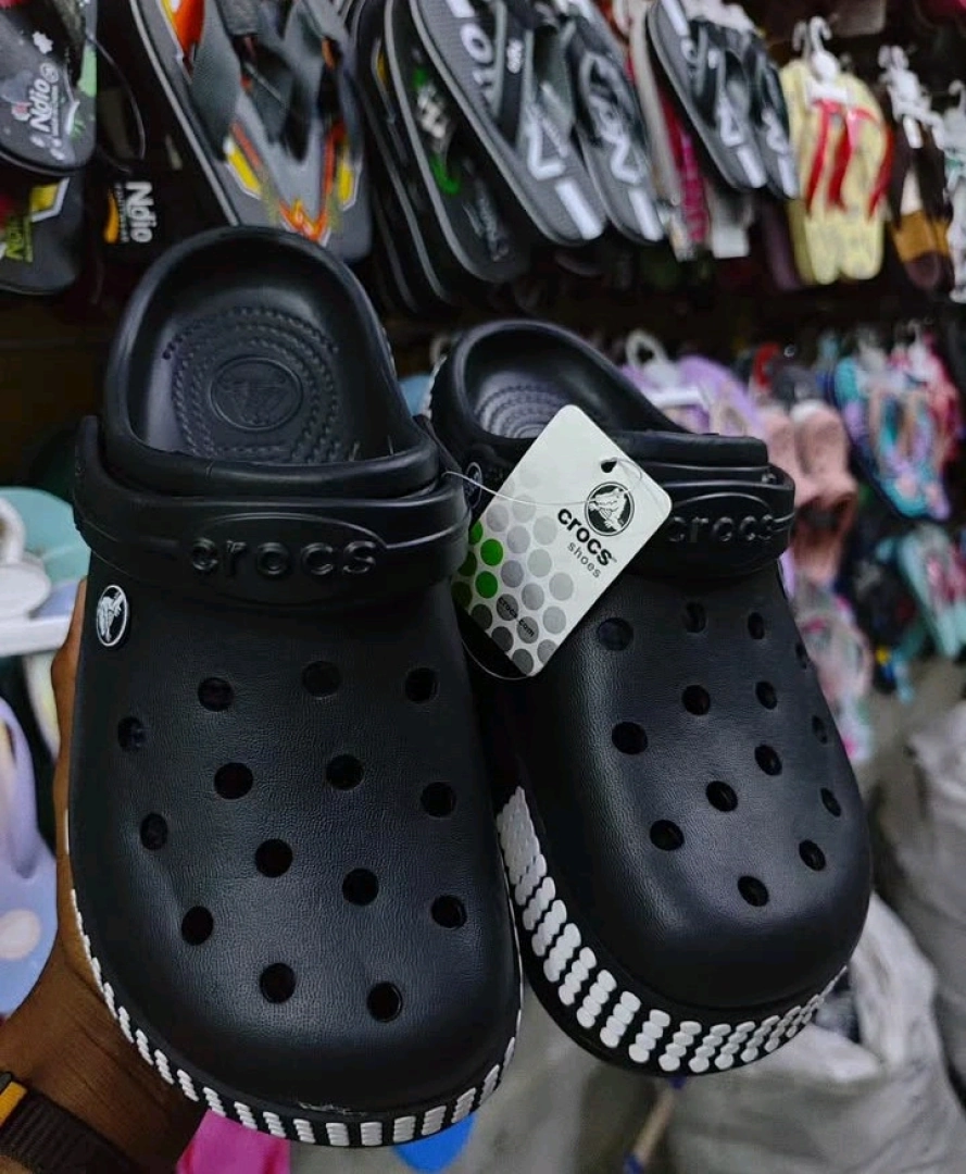 Crocs Clogs Size 39-43 thumbnail 3