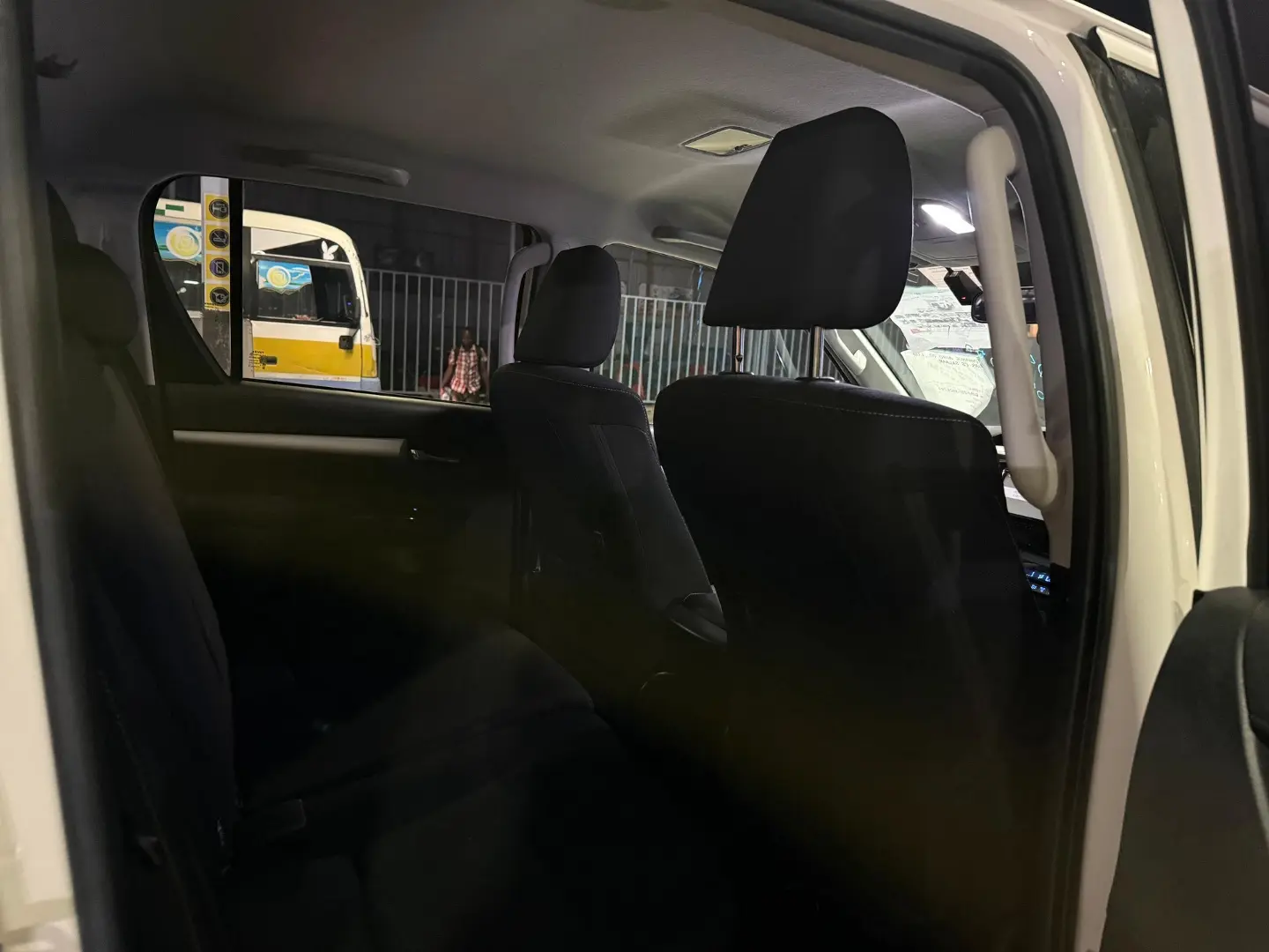 Toyota Hilux Double Cabin 2021 thumbnail 4