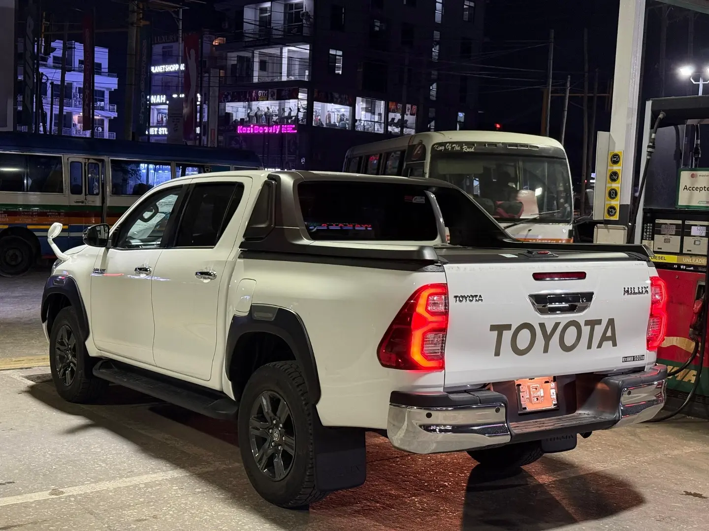Toyota Hilux Double Cabin 2021 thumbnail 5
