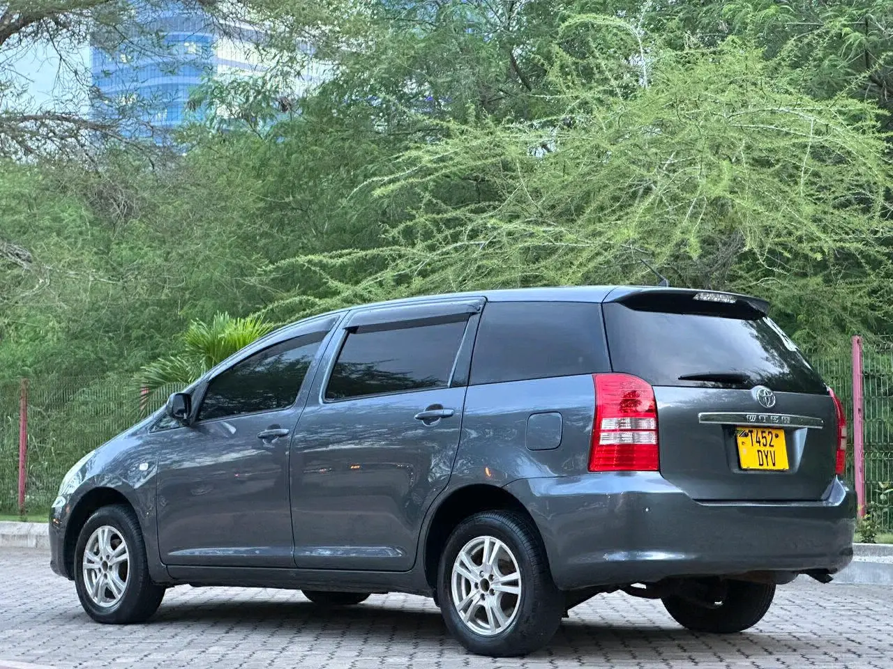 Toyota Wish (Grey) thumbnail 9