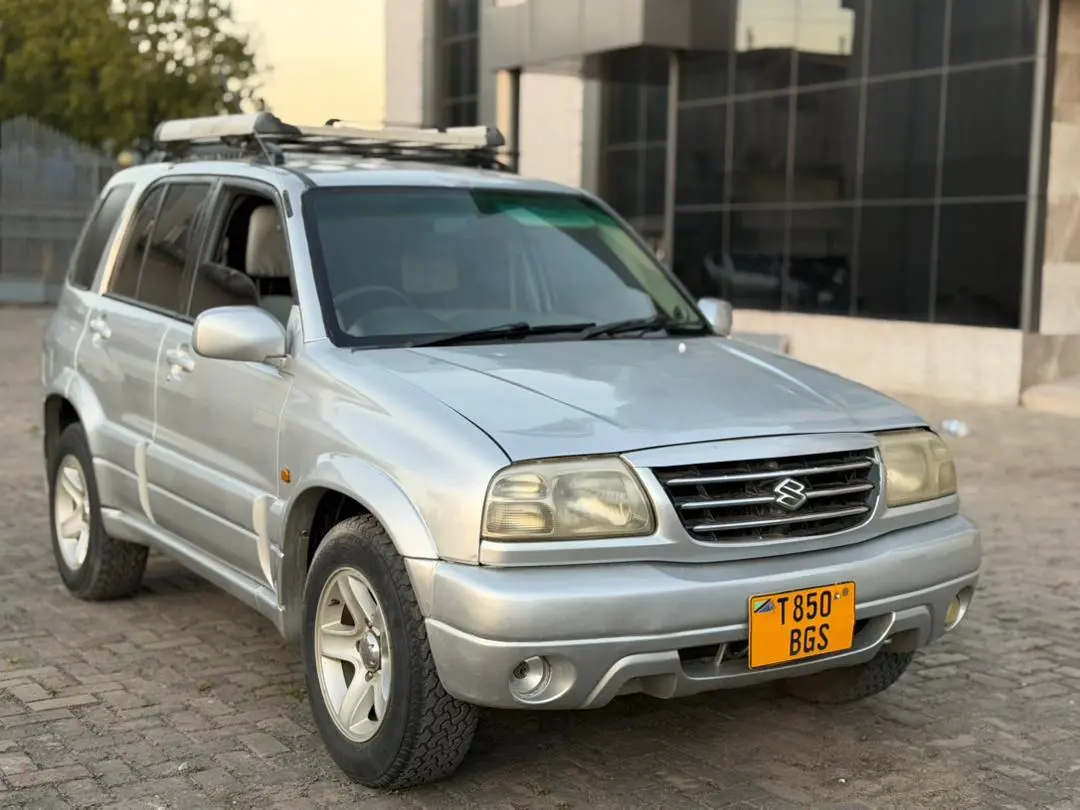 Suzuki Escudo SUV (BGS)