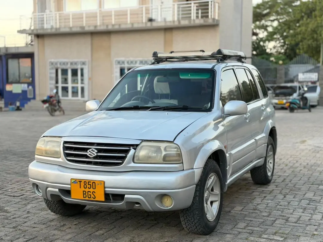 Suzuki Escudo SUV (BGS) thumbnail 2