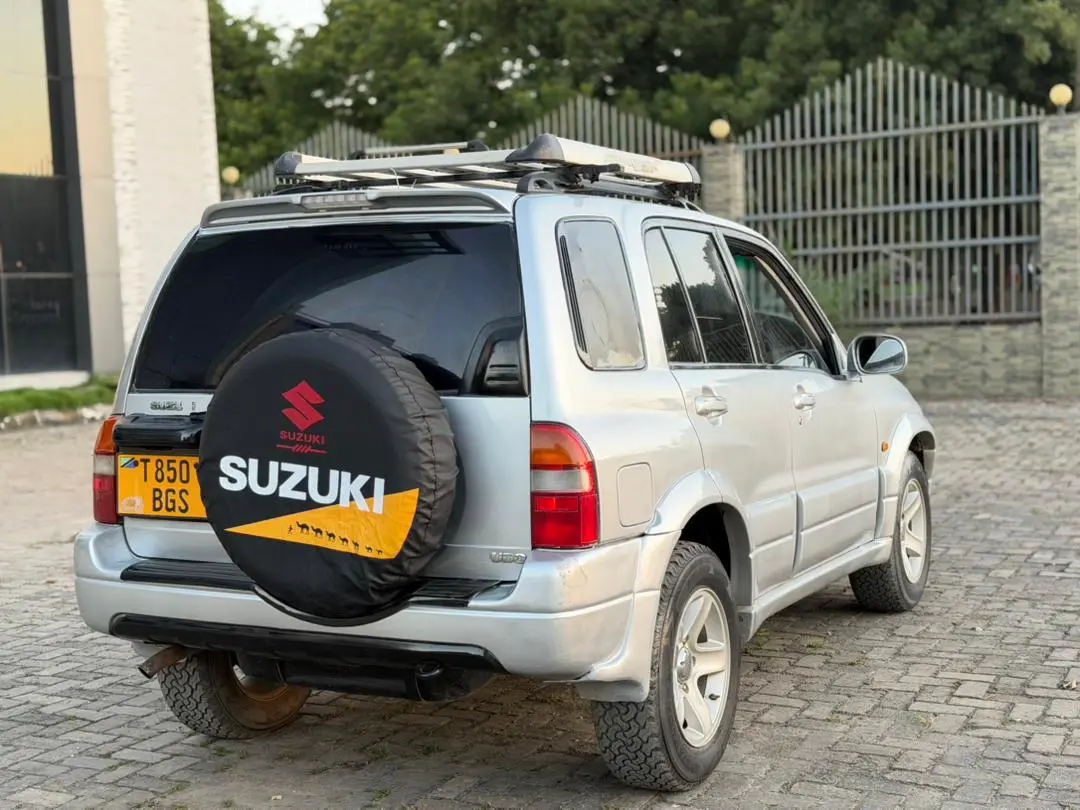 Suzuki Escudo SUV (BGS) thumbnail 4