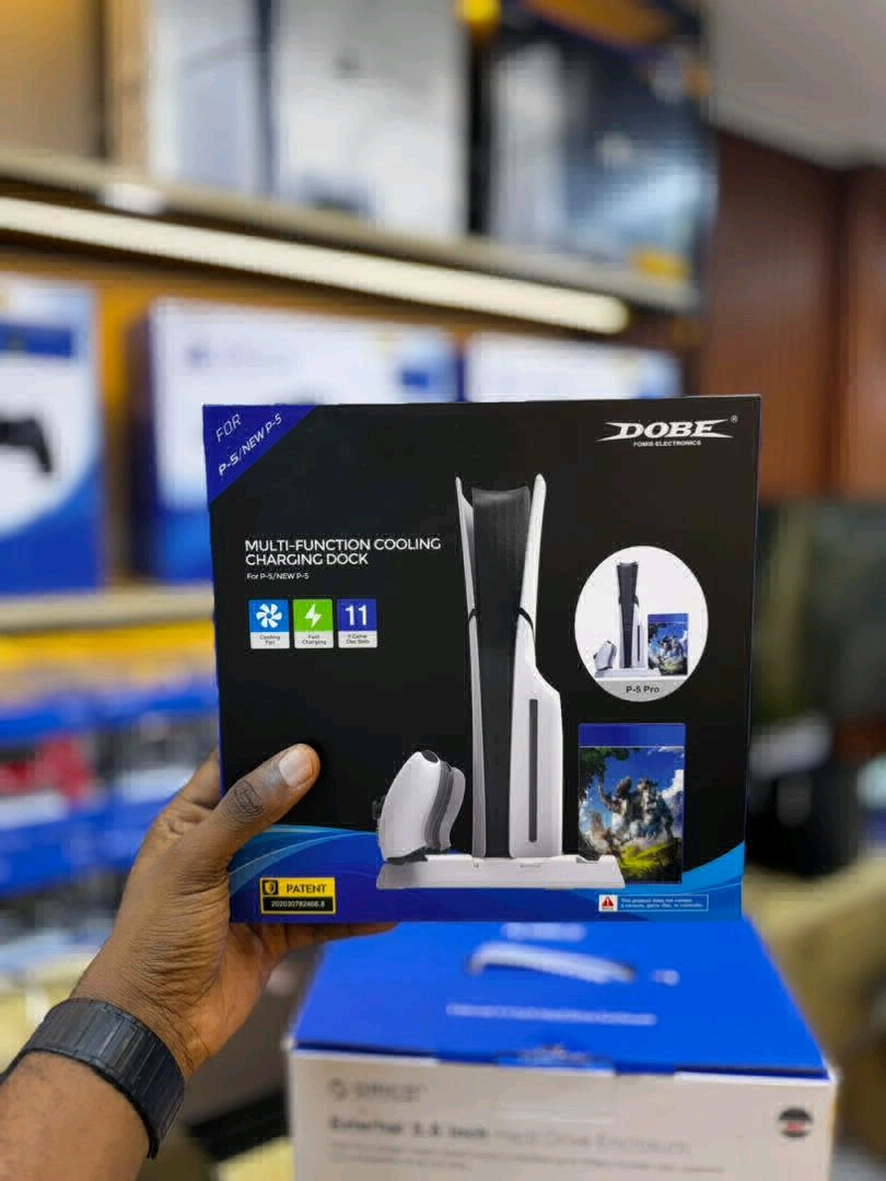 DOBE Multi-Function Cooling Charging Dock for PS4/PS5