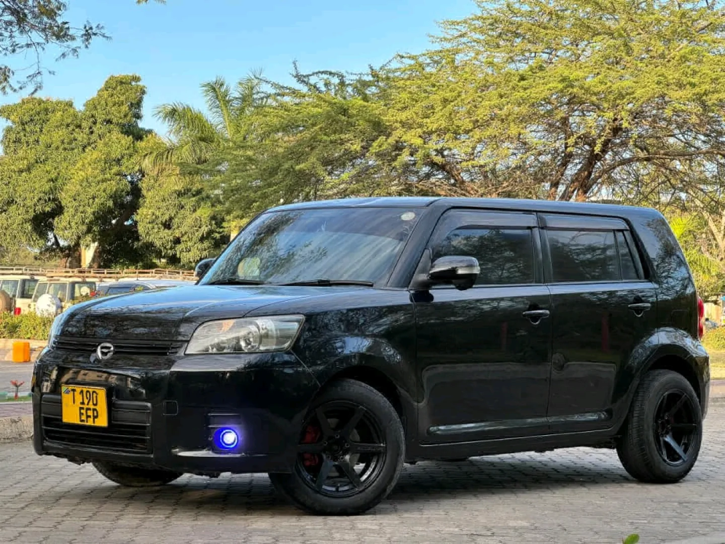 Black Toyota Rumion 2009 Model thumbnail 5