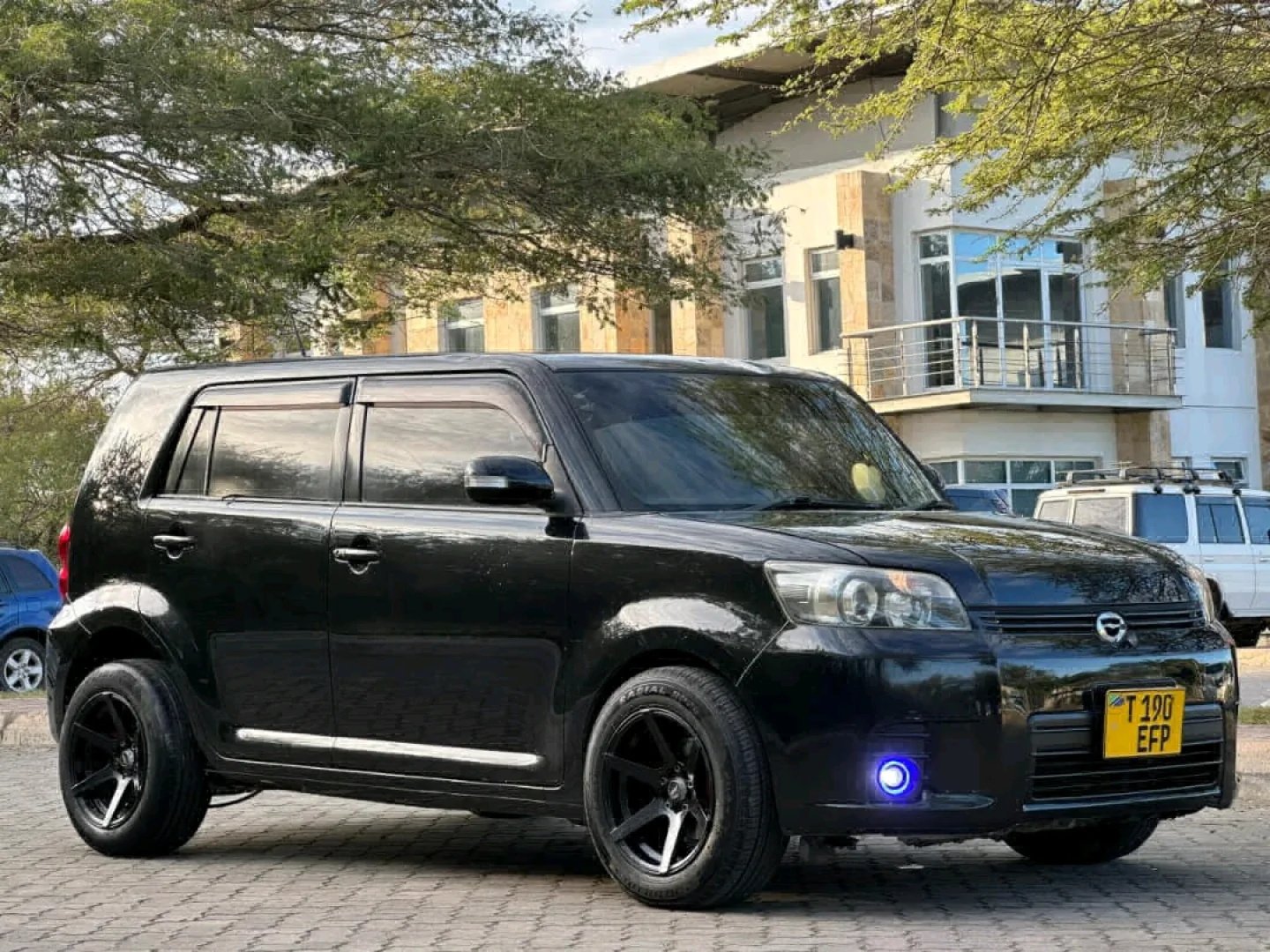 Black Toyota Rumion 2009 Model thumbnail 6