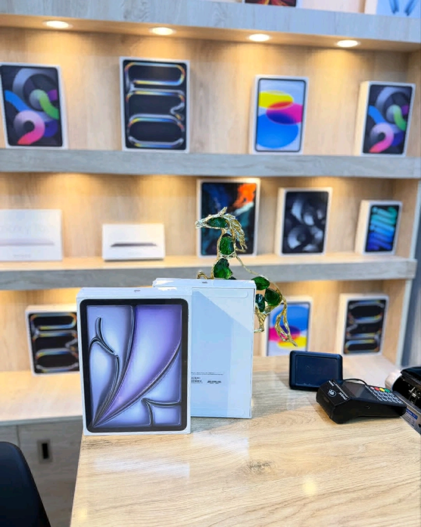 Apple iPad Air 6 (2024) M2 Chip 11-inch thumbnail 2