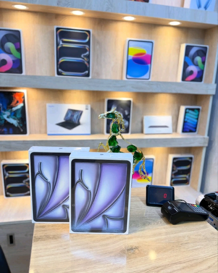 Apple iPad Air 6 (2024) M2 Chip 11-inch thumbnail 3