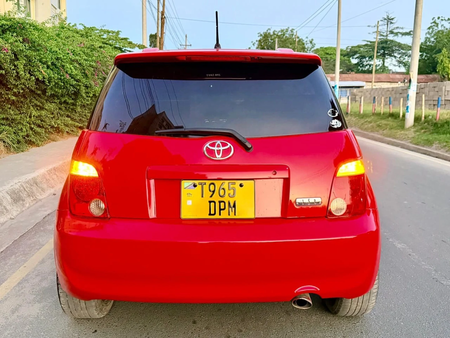 Toyota Ist 2005 Model 1490cc thumbnail 4