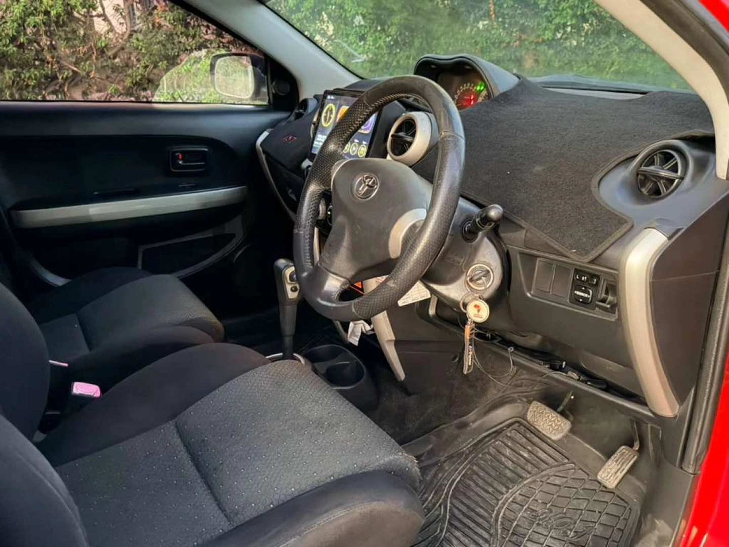 Toyota Ist 2005 Model 1490cc thumbnail 9