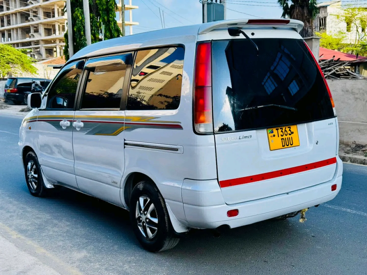 Toyota Noah Sr40 Van for Sale thumbnail 4