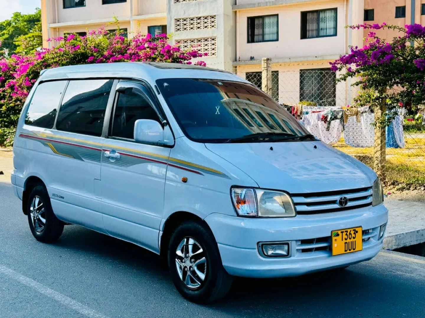 Toyota Noah Sr40 Van for Sale thumbnail 6