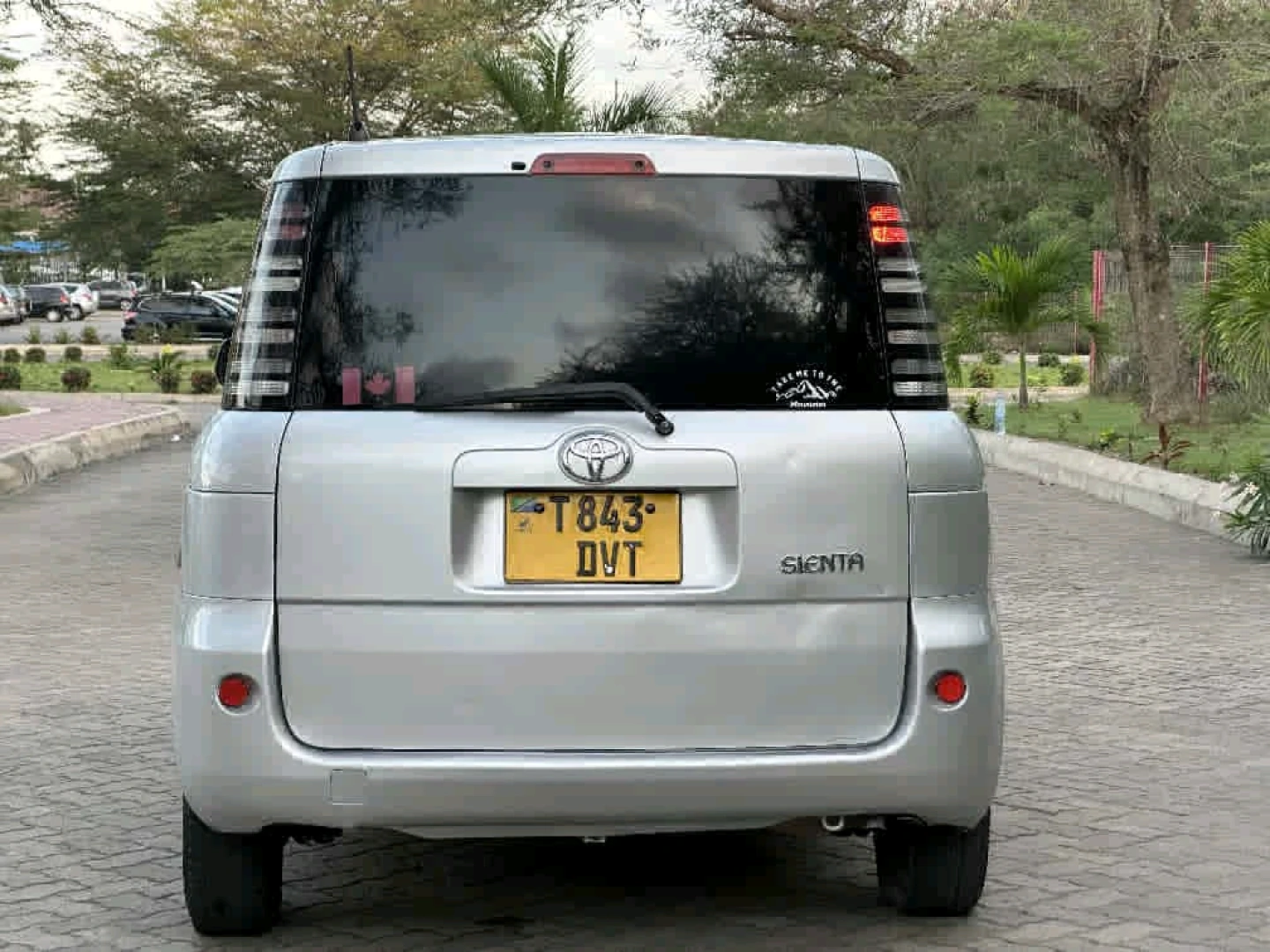 Toyota Sienta DVT Minivan 2005 Automatic thumbnail 5