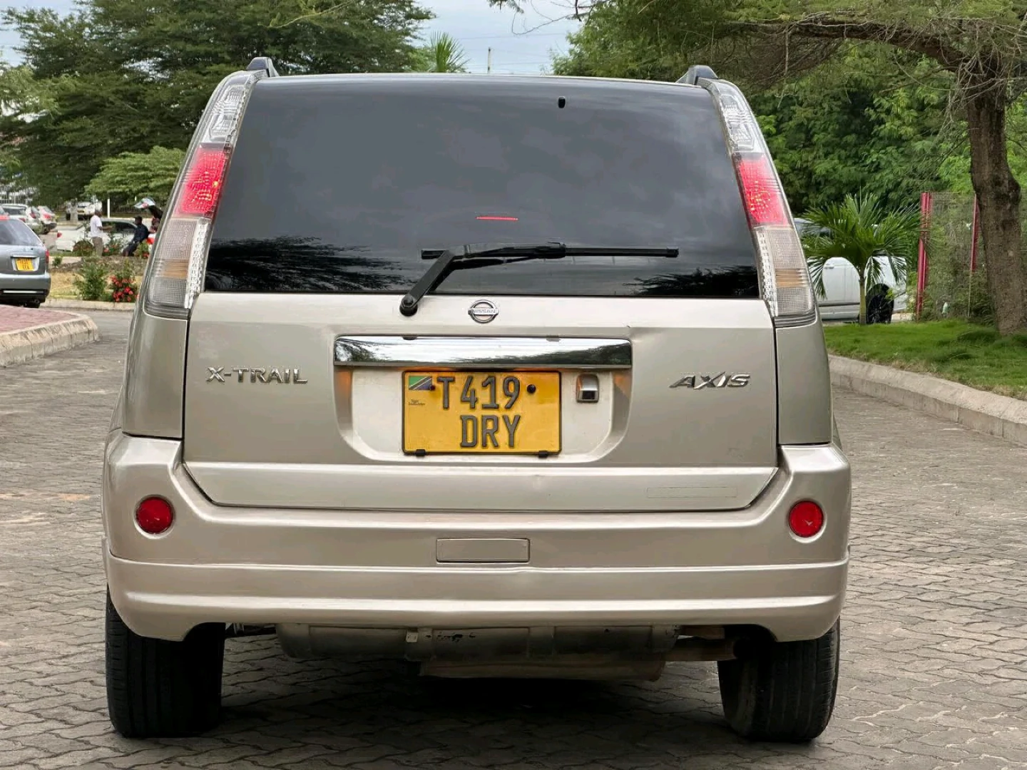 Nissan X-Trail SUV 1990 CC thumbnail 2
