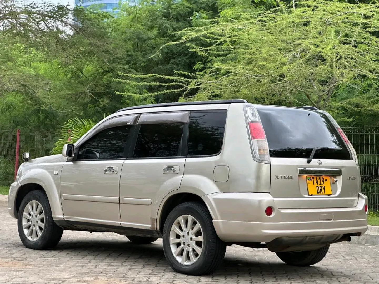 Nissan X-Trail SUV 1990 CC thumbnail 4