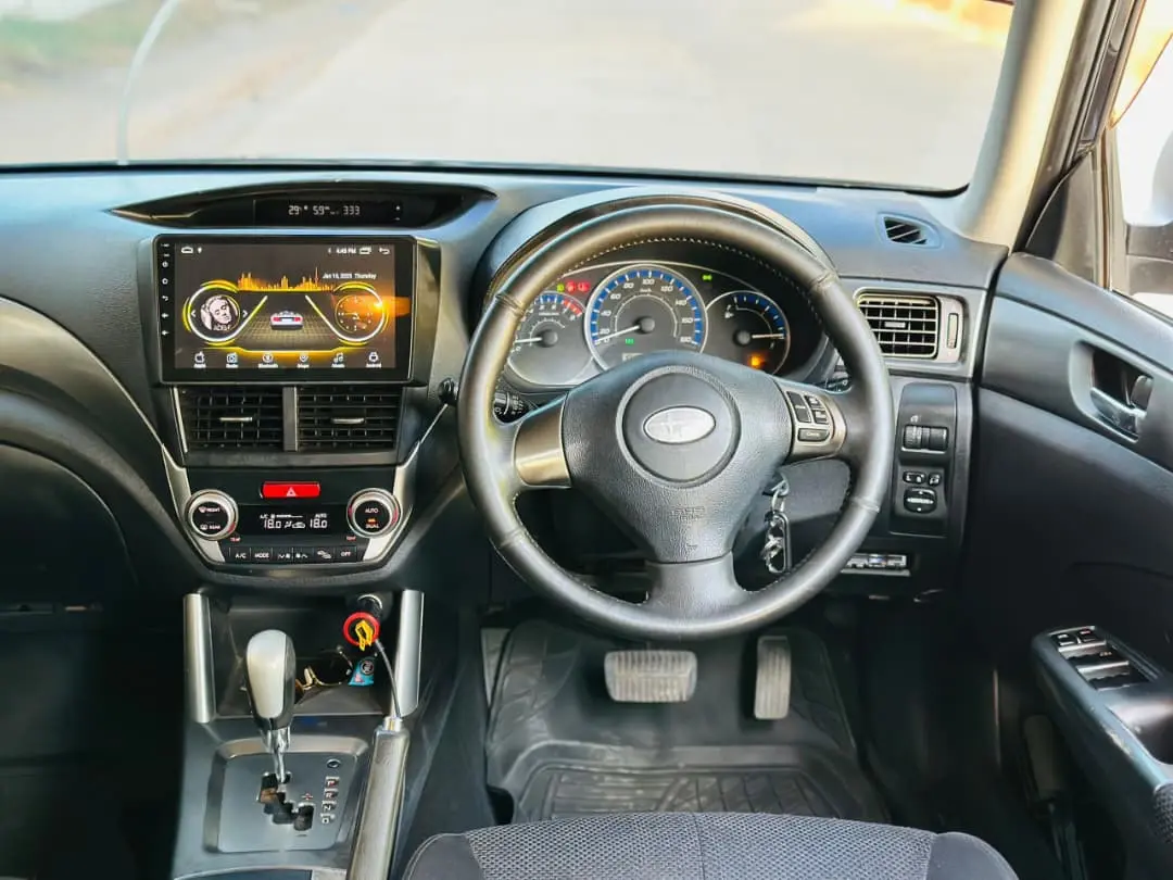 Subaru Forester 2010 Nyeusi Inauzwa/Kubadilishana thumbnail 2