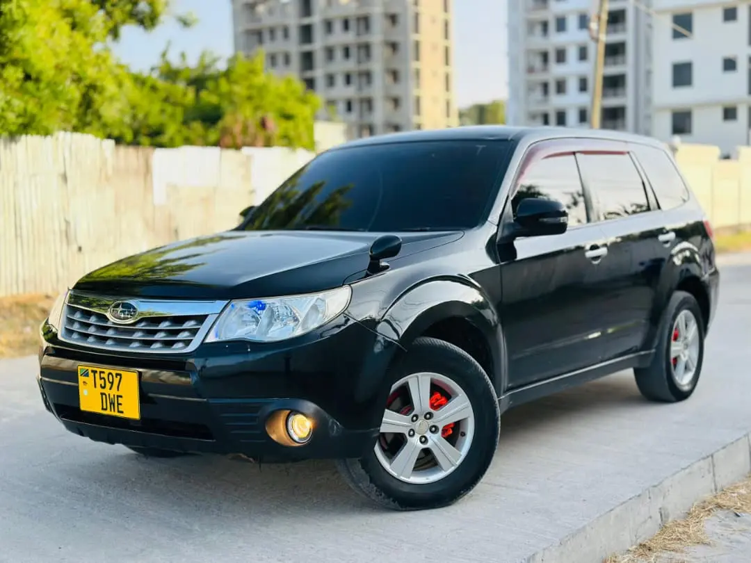 Subaru Forester 2010 Nyeusi Inauzwa/Kubadilishana thumbnail 9