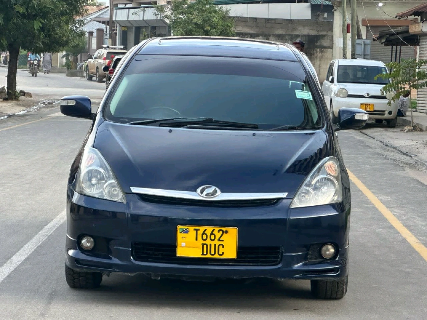 Toyota Wish 2005 Blue Sunroof Minivan