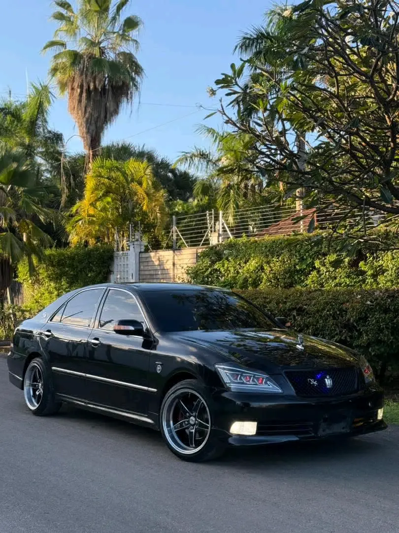 Toyota Crown Athlete