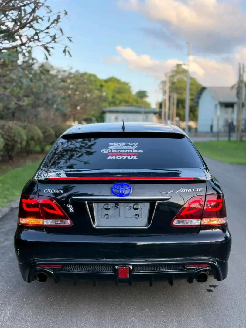 Toyota Crown Athlete thumbnail 3