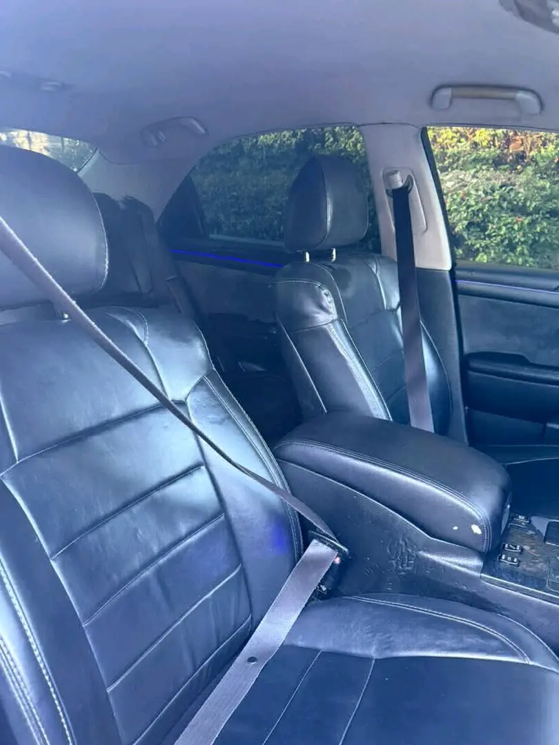 Toyota Crown Athlete thumbnail 6
