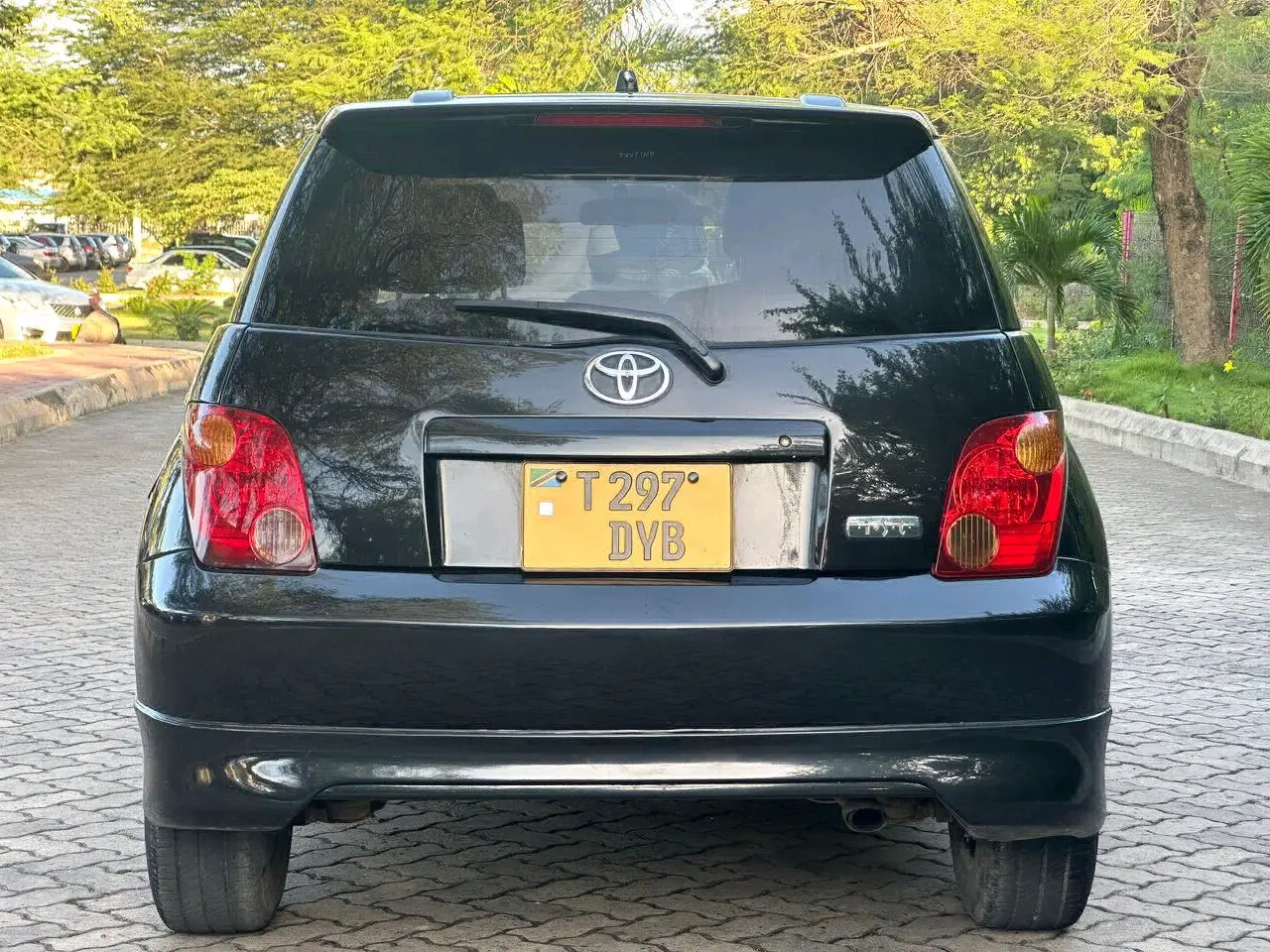 Toyota Ist 2004 - DYB thumbnail 2