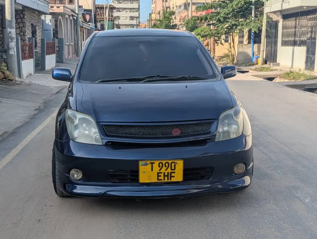 Toyota Ist EHF