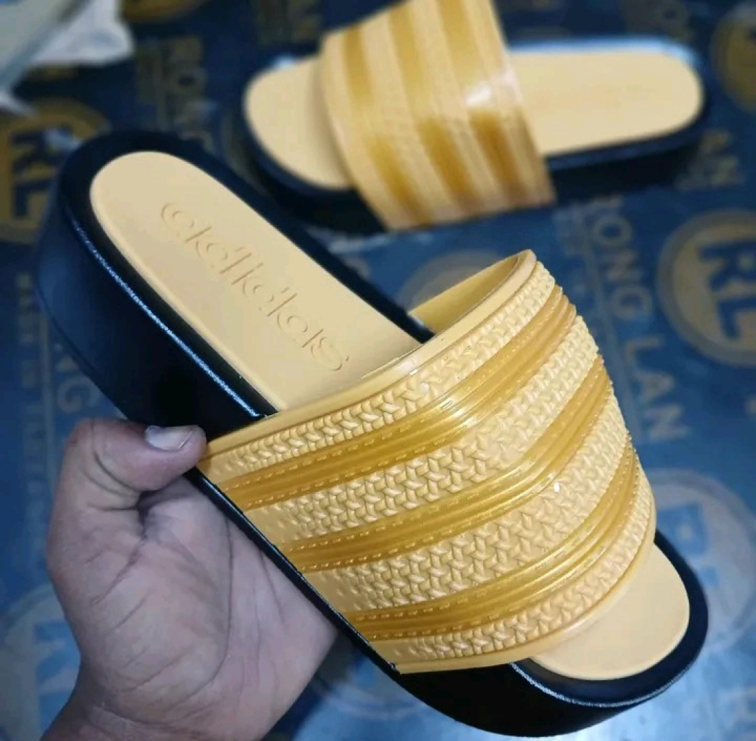 Adidas Slide Sandals (Sizes 40-45) thumbnail 3