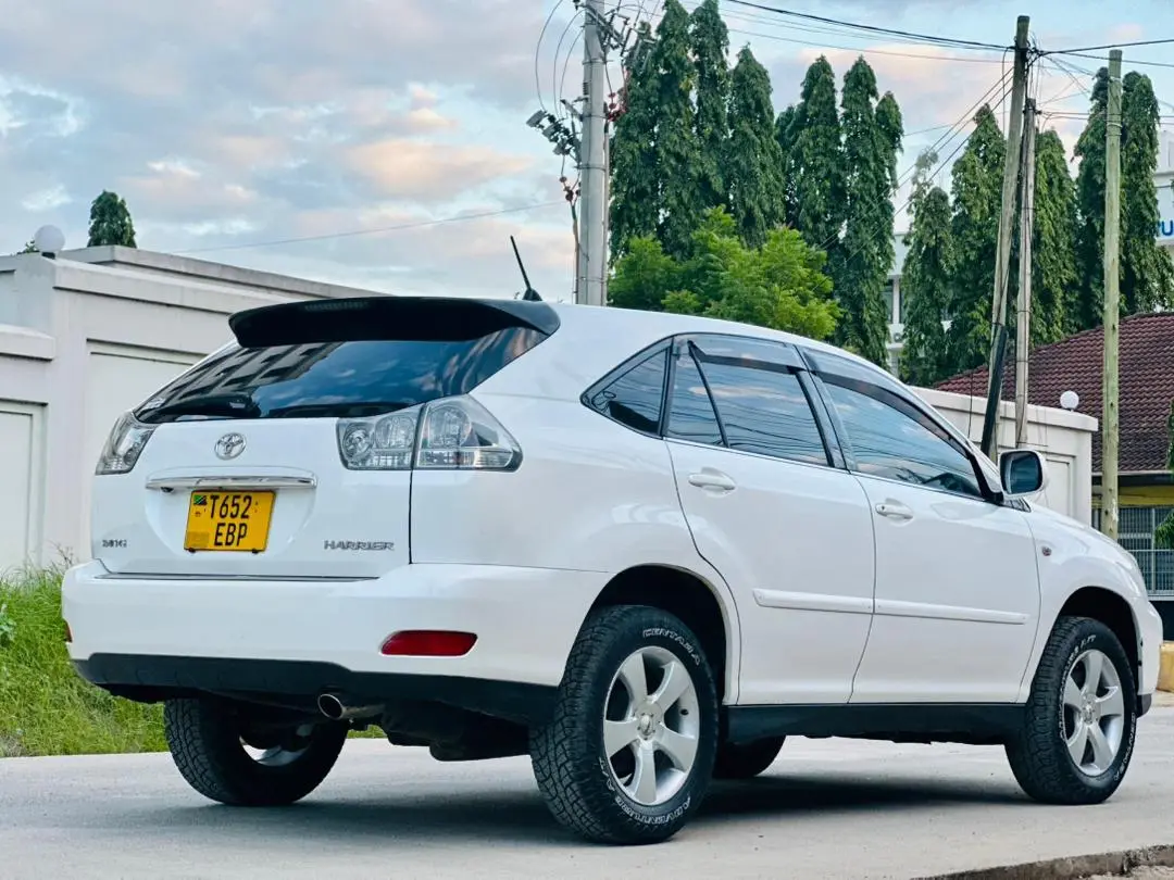 Toyota Harrier 240G (2006) thumbnail 3
