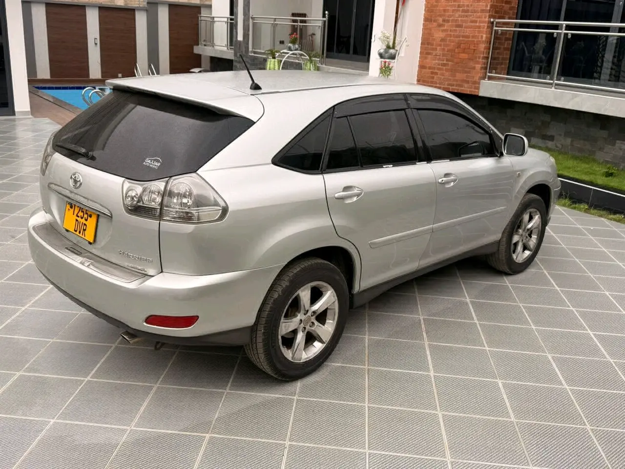 Toyota Harrier 2004, Silver, 2360cc thumbnail 2