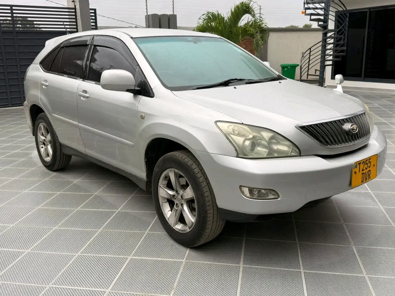 Toyota Harrier 2004, Silver, 2360cc thumbnail 5