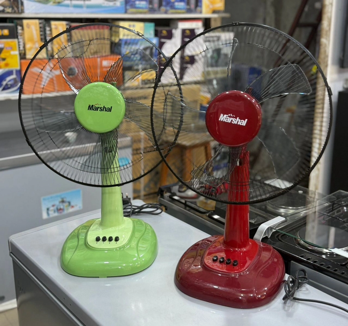 Marshal Size 16 Table Fans (Green and Red)