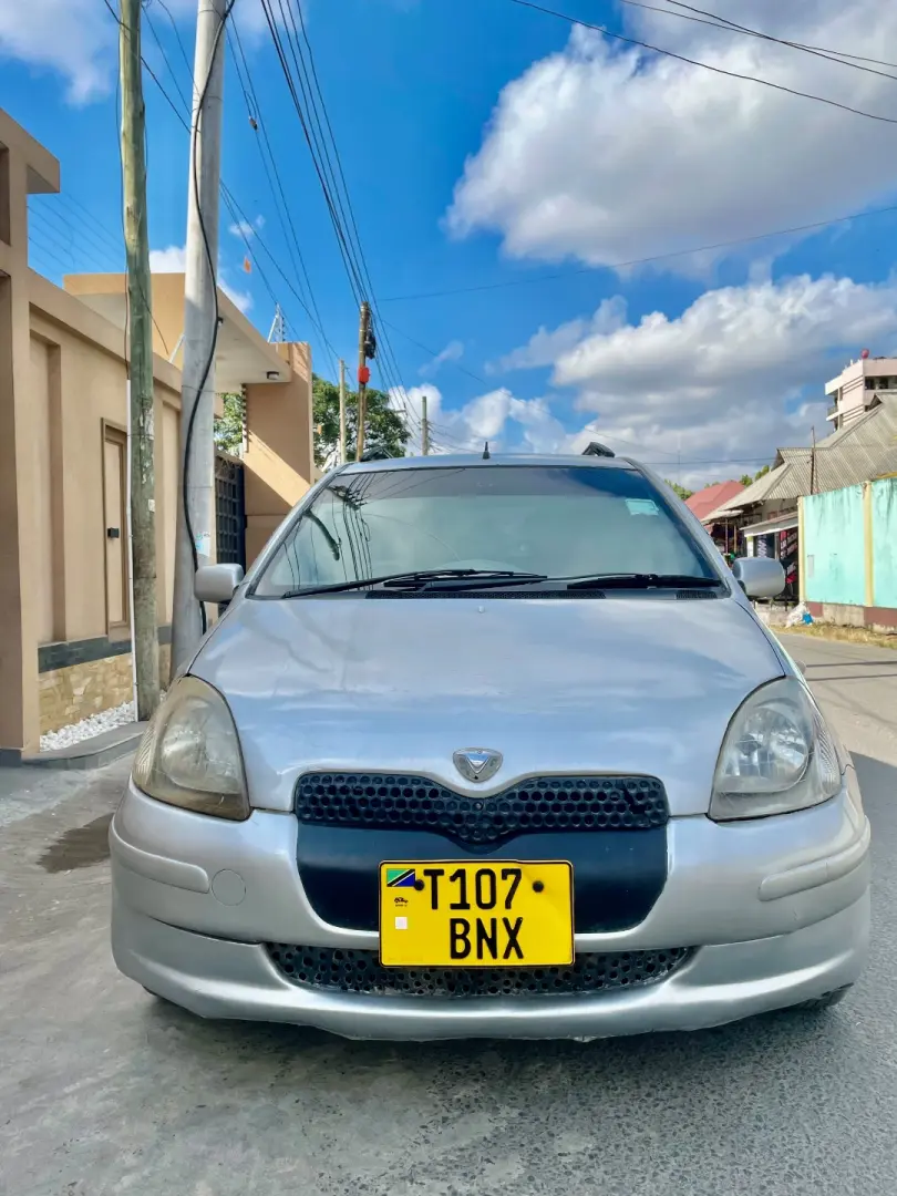 Toyota Vitz 2001 (BNX) thumbnail 2