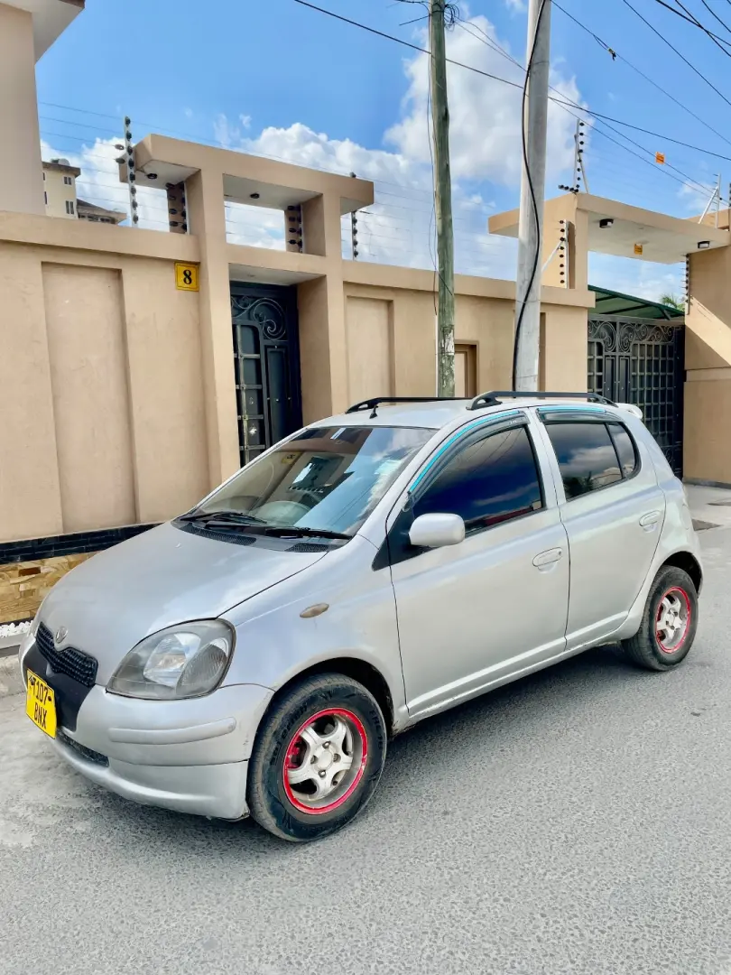 Toyota Vitz 2001 (BNX) thumbnail 7