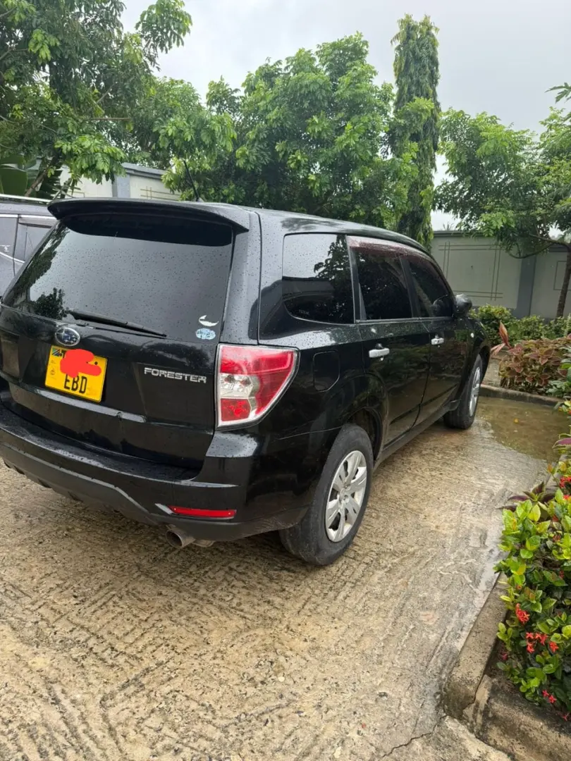Subaru Forester Nyeusi, Bei 17M, Manual thumbnail 2