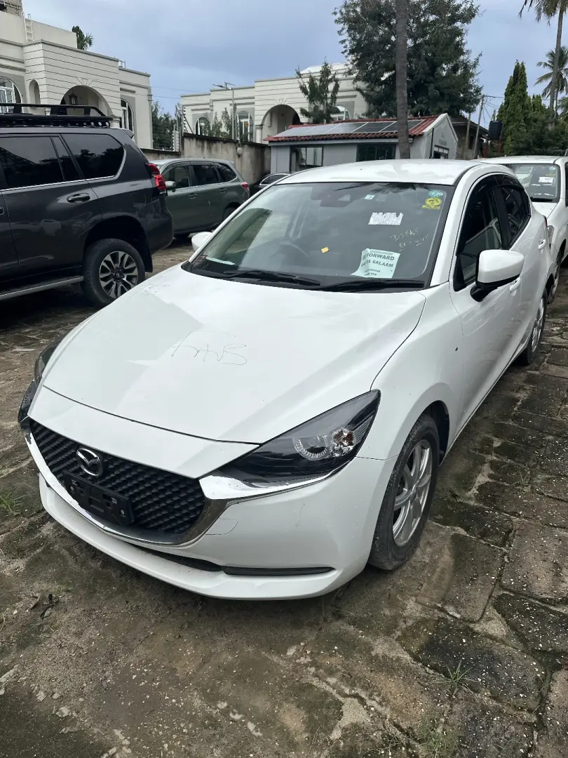 Mazda 2 2020 thumbnail 2