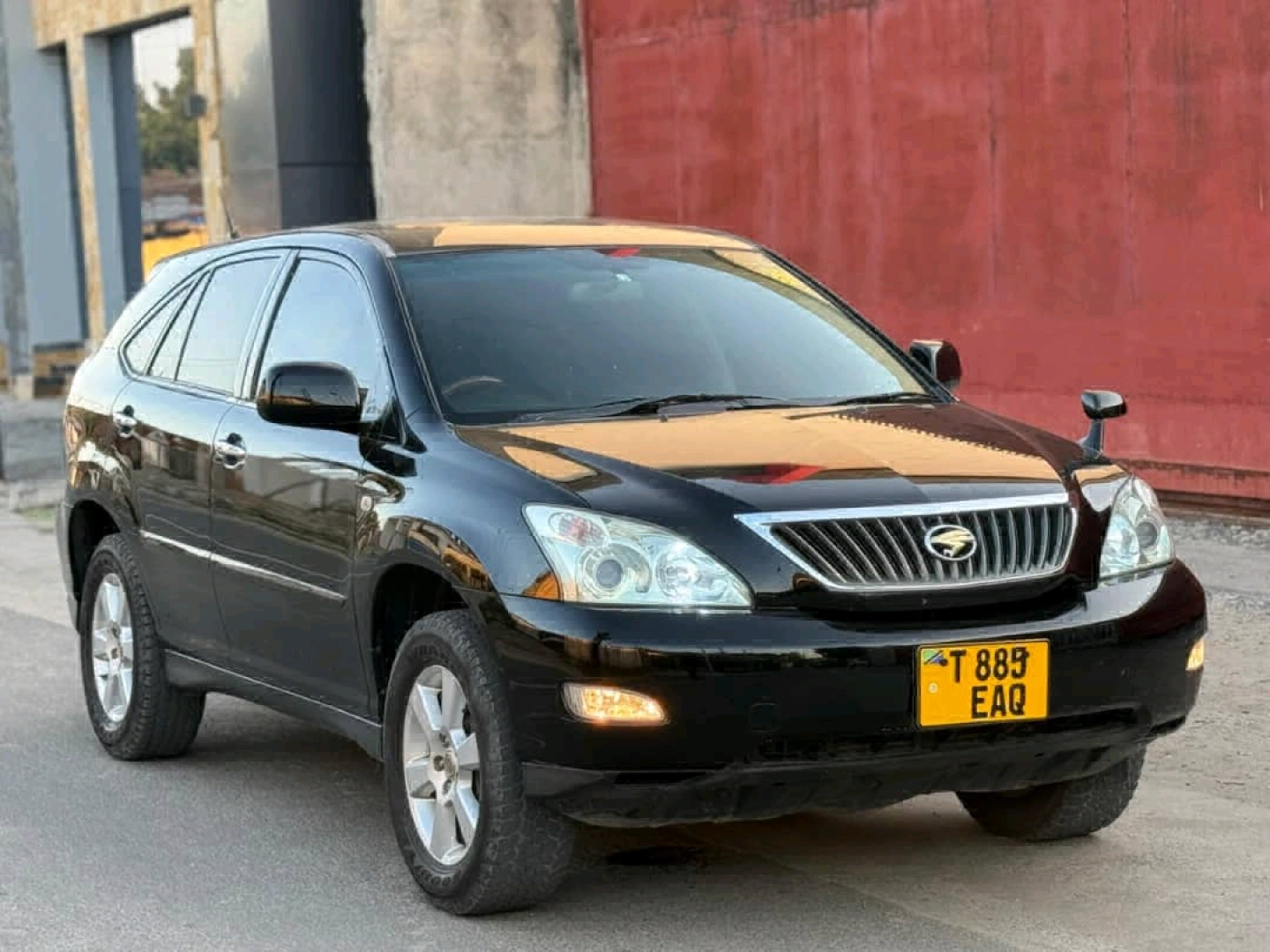 Black Toyota Harrier SUV 2360 CC thumbnail 4