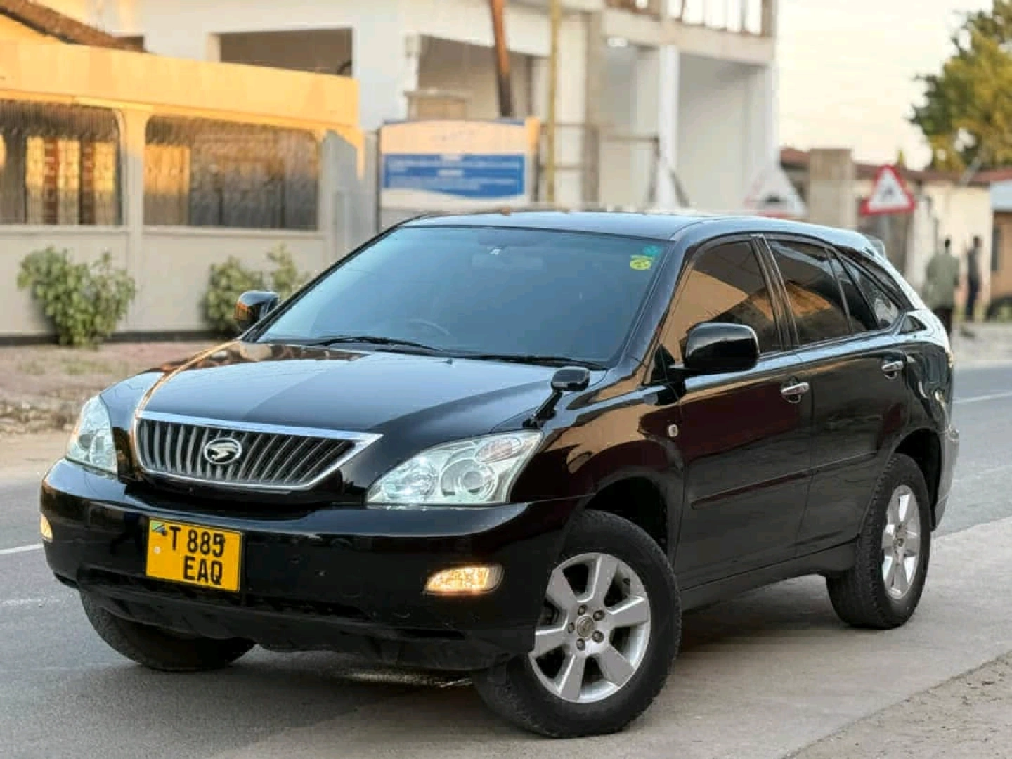 Black Toyota Harrier SUV 2360 CC thumbnail 7