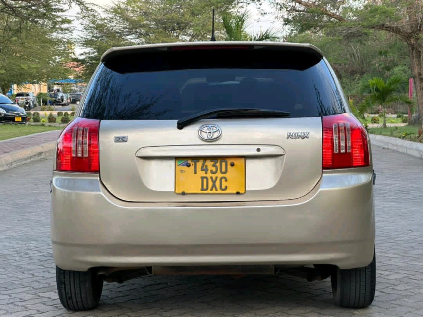 Toyota RunX 2004 Model for Sale thumbnail 2