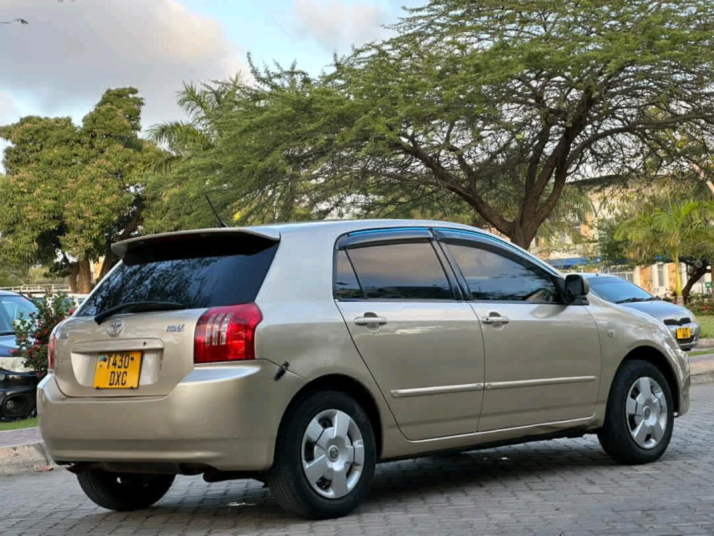 Toyota RunX 2004 Model for Sale thumbnail 3