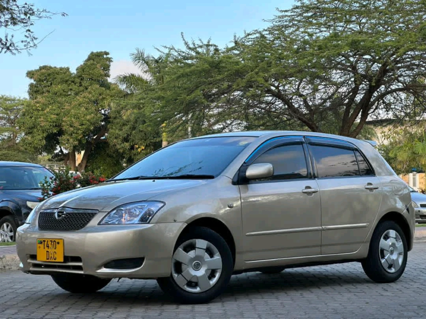 Toyota RunX 2004 Model for Sale thumbnail 4