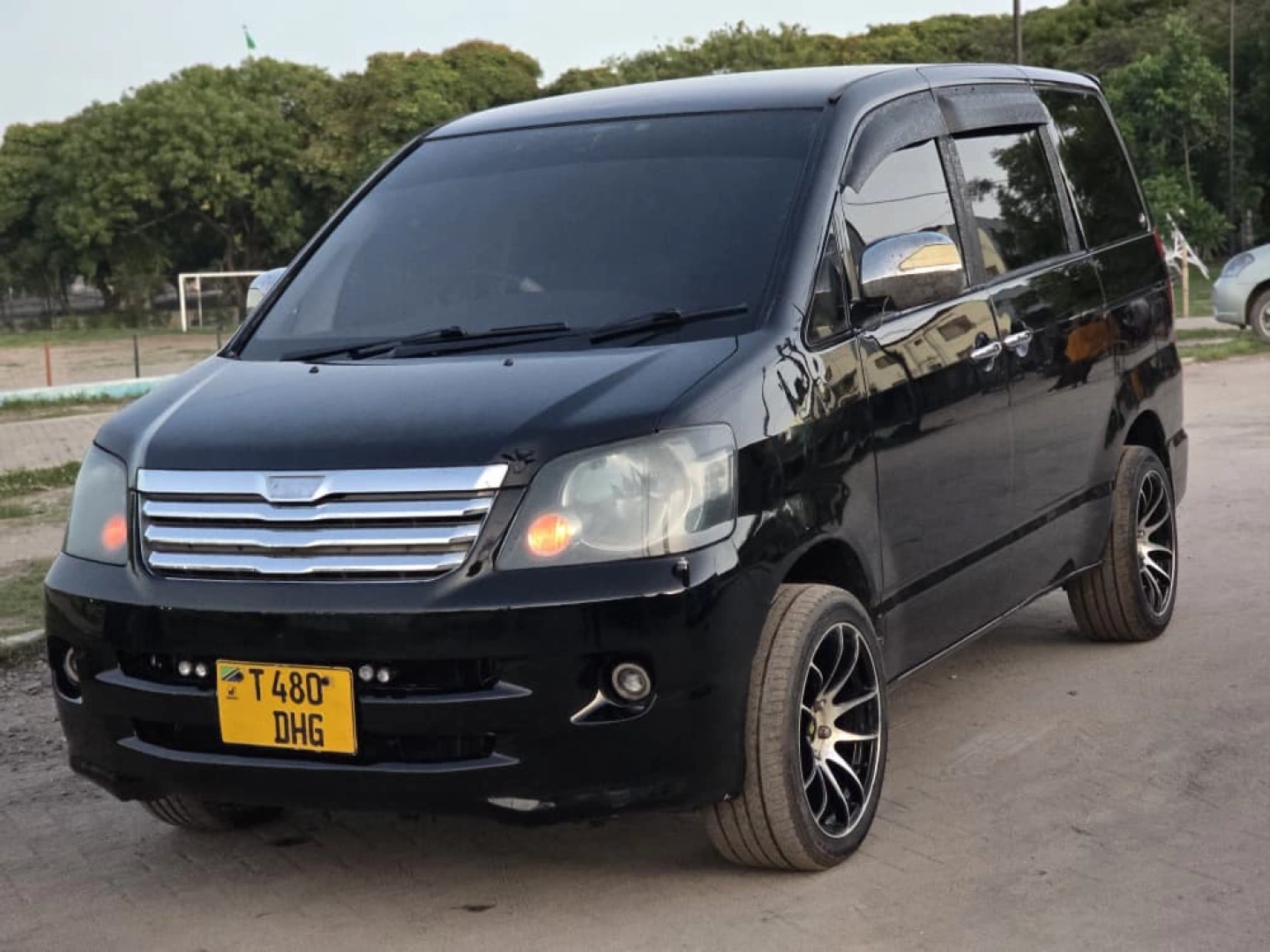 Toyota Noah Van Black Engine 1Az thumbnail 2