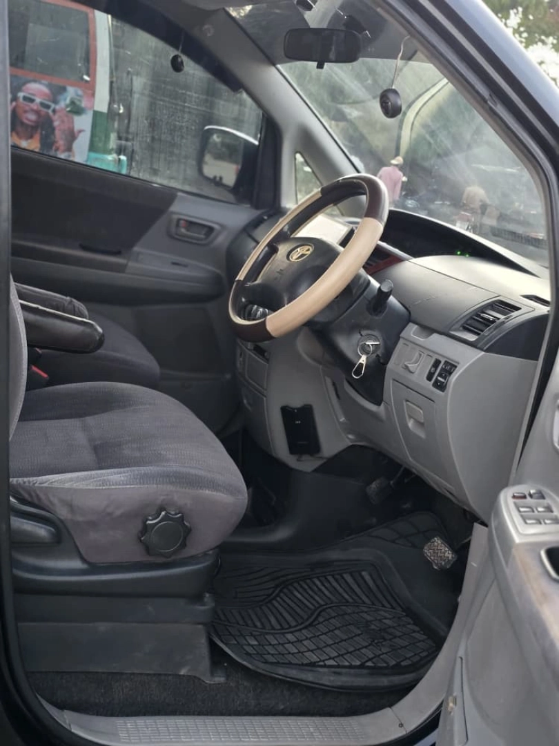 Toyota Noah Van Black Engine 1Az thumbnail 9