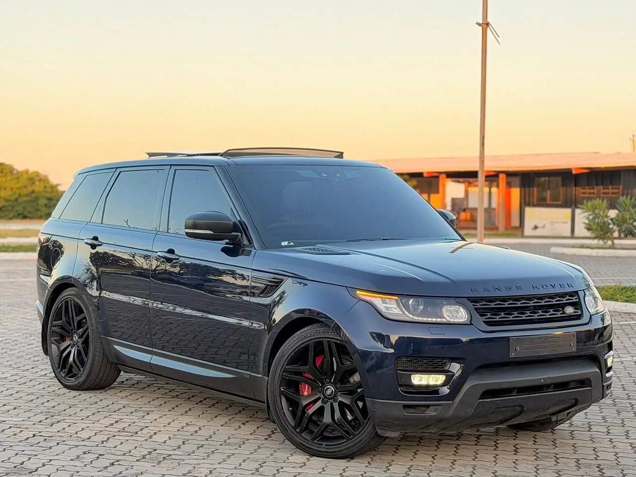 2017 Land Rover Range Rover Sport 4.4 SDV8 HSE thumbnail 2