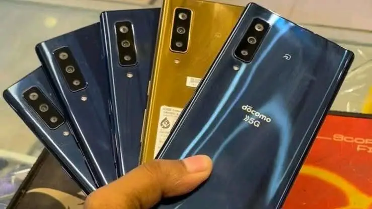 Used ARROWS F52A 5G Smartphone 8GB/128GB Gold thumbnail 2