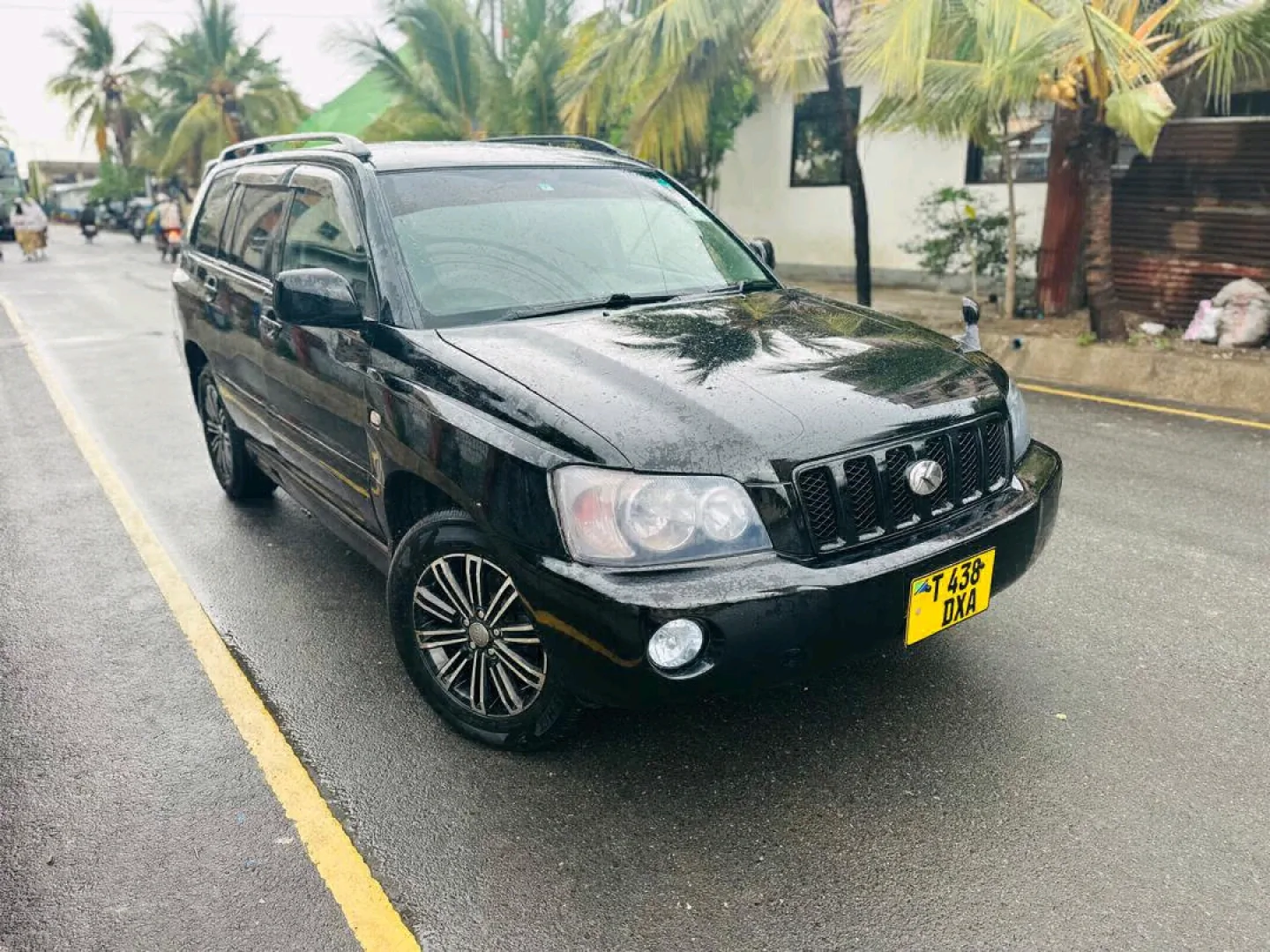 Black Toyota Kluger SUV 2002 Reg DXA thumbnail 2