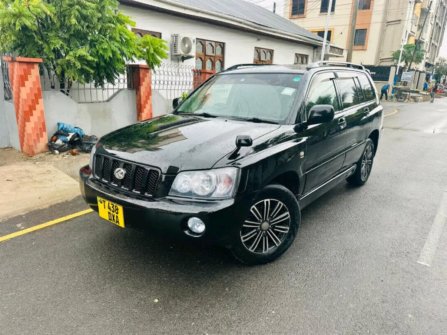 Black Toyota Kluger SUV 2002 Reg DXA thumbnail 3