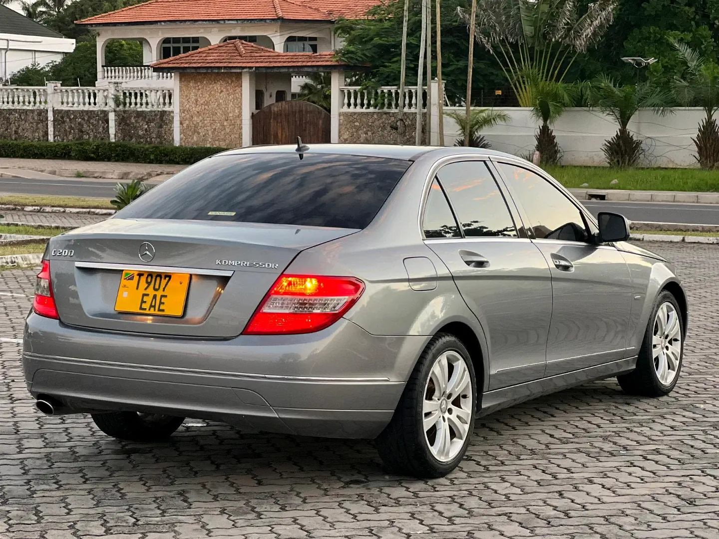 Mercedes-Benz C-Class Sedan 2008 thumbnail 4