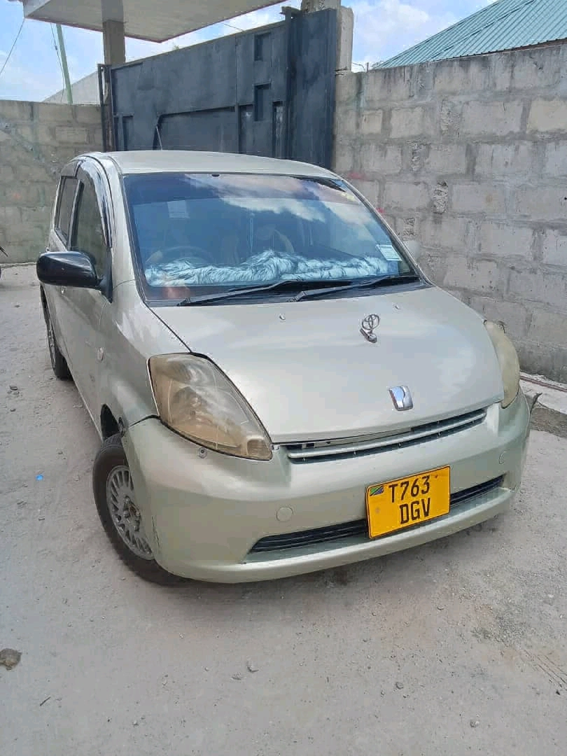 Toyota Passo DGV Hatchback thumbnail 6