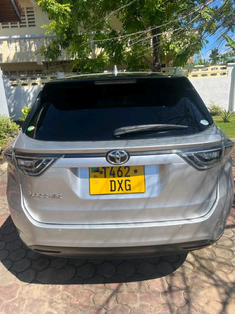 Toyota Harrier Anaconda SUV Inauzwa
